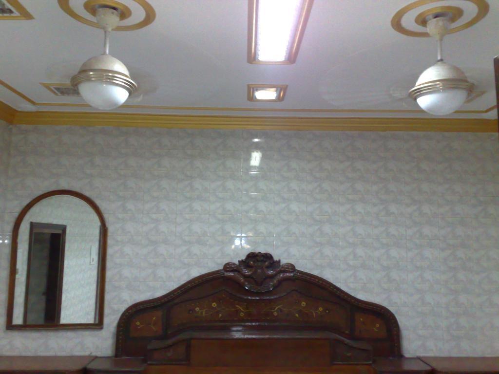 Grg Shanti Guest House Varanasi Near Manikarnika Ghat Oda fotoğraf