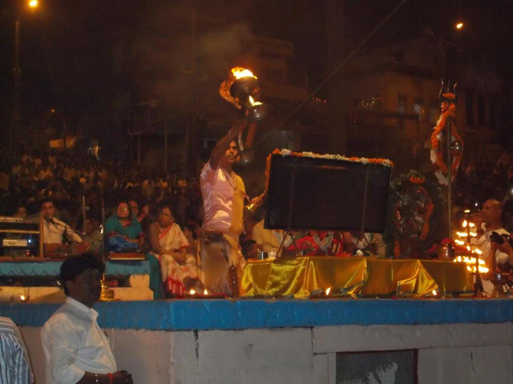 Grg Shanti Guest House Varanasi Near Manikarnika Ghat Dış mekan fotoğraf